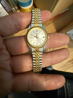 Vtg Pulsar Watch Women Silver Gold Two Tone 24mm Date V827-0440