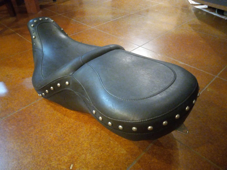 Mustang 75455 1 pieza asiento de turismo liso para Harley 1997-2007 Road King Foto 2 de 4