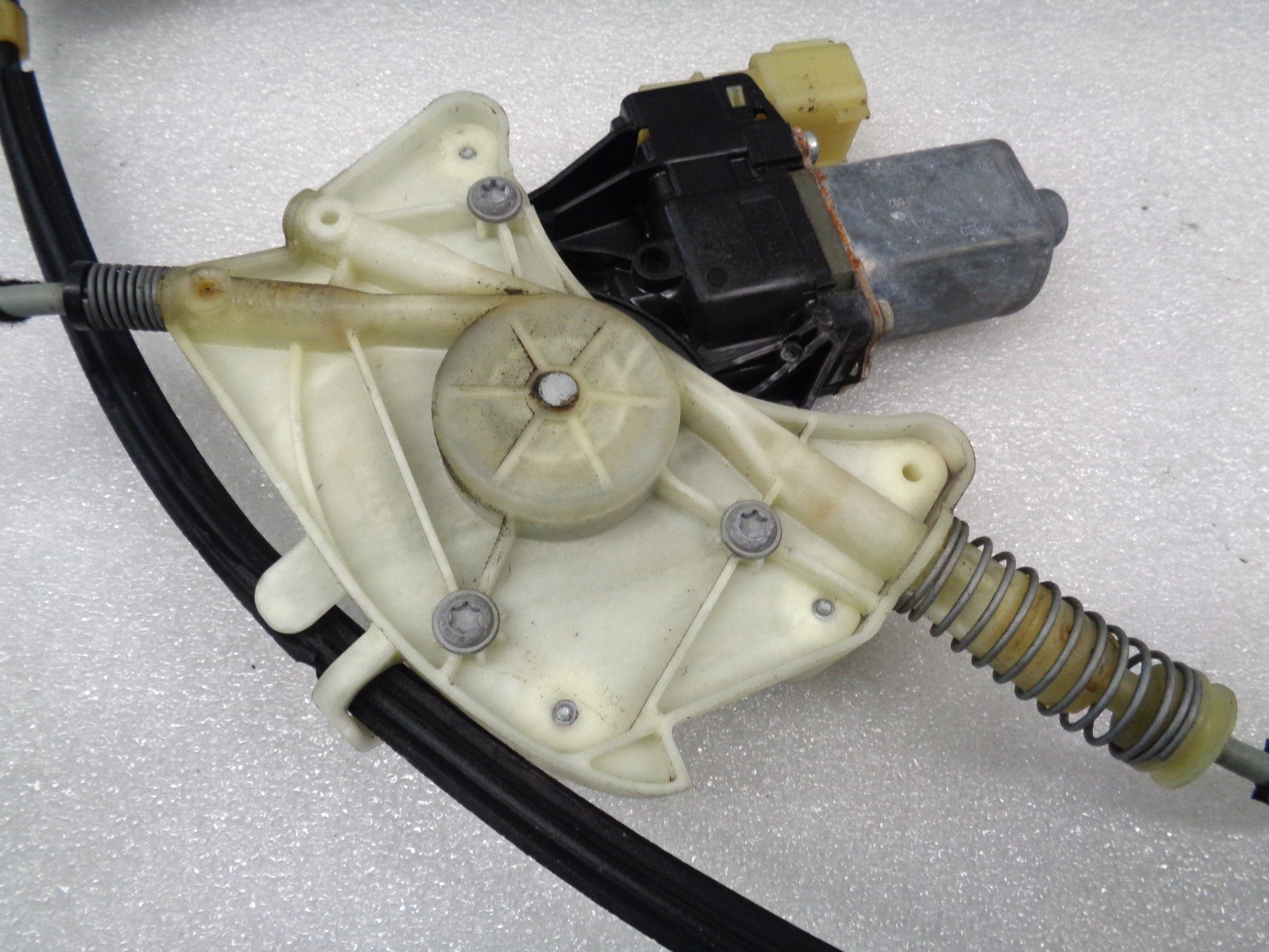 2015 Maserati Ghibli Front Right Passenger Door Window Regulator OEM AK240212