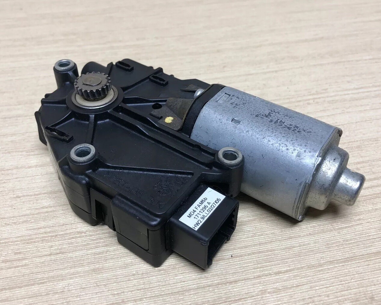 04-08 MASERATI QUATTROPORTE M139 TOP SUNROOF MOTOR ASSEMBLY OEM