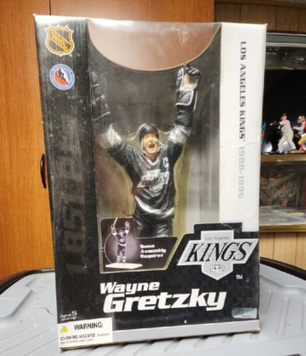 McFarlane NHL Deluxe Figures Series 12 inch: WAYNE GRETZKY LA
