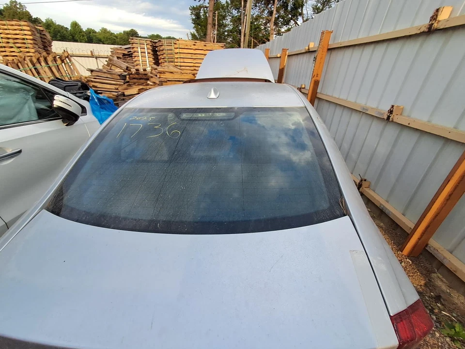 Used Deck Lid fits: 2007 Volvo 40 SERIES 5 cylinder w/o spoiler Grade A Foto 2 de 4