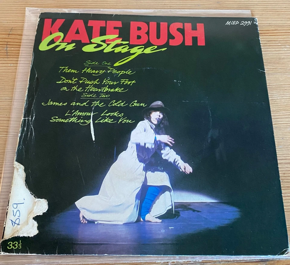 Kate Bush - On Stage -Black 7" E.P. - Gatefold Sleeve - Very Good Plus Condition - Image 2 of 4