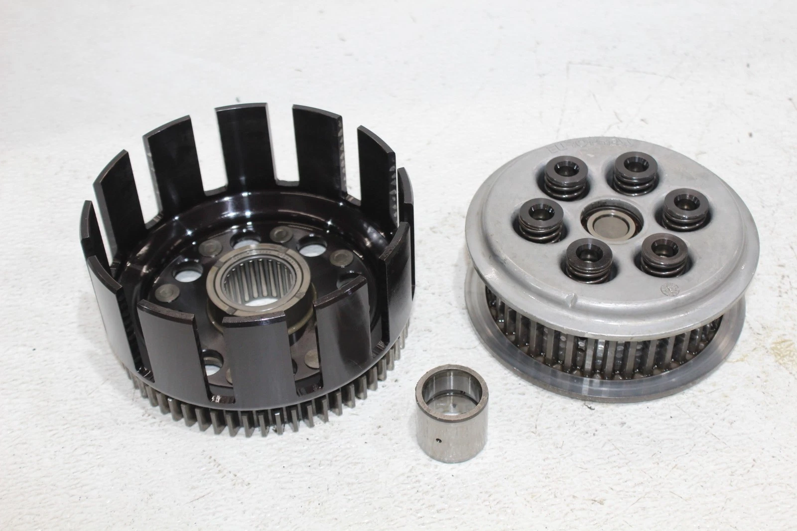 97-01 DUCATI MONSTER 750 COMPLETE CLUTCH W BASKET HUB