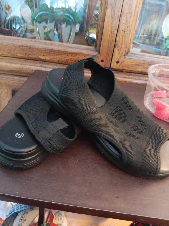 Sandalias ortopédicas de malla lavable para mujer Foto 2 de 3