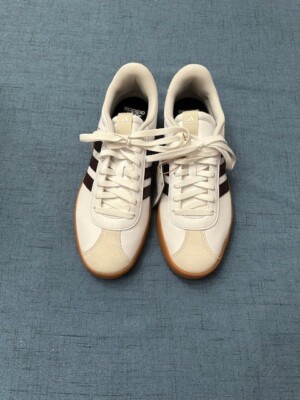 ADIDAS MEN SNEAKERS SIZE 10.5 WITH WHITE WITH BROWN STRIPE