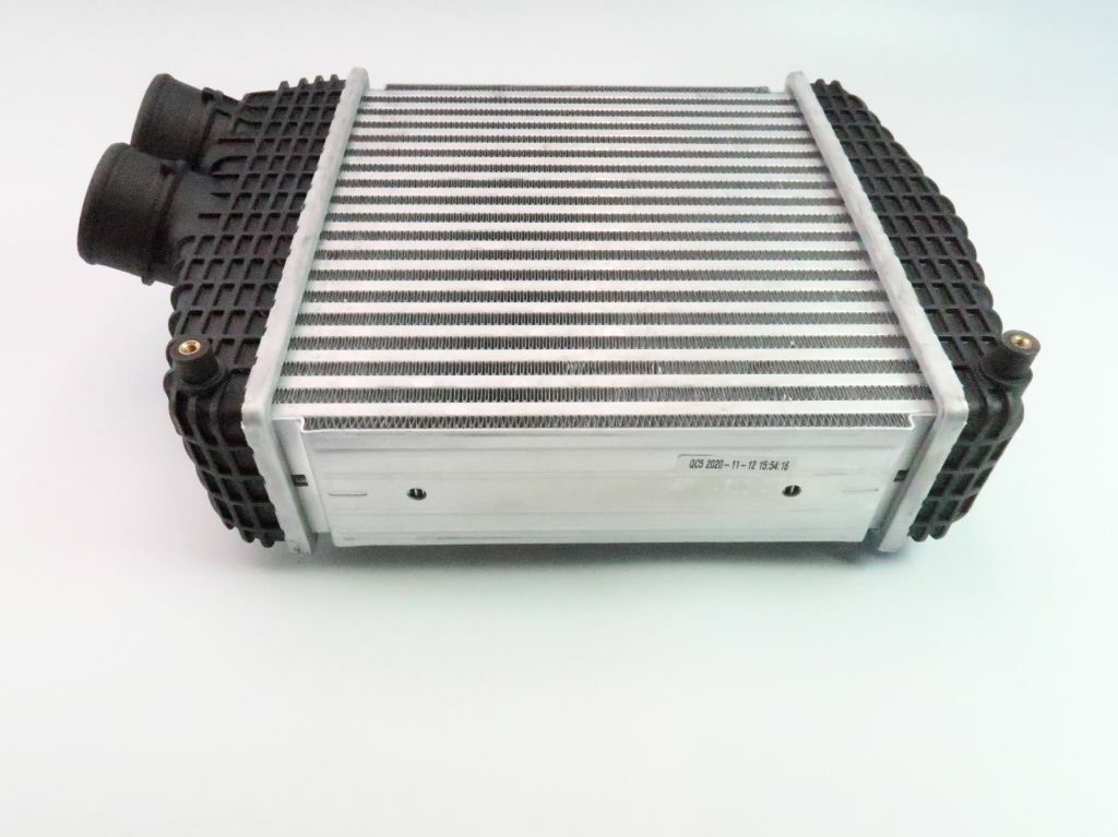 Maserati Ghibli Quattroporte Levante left driver side intercooler 839