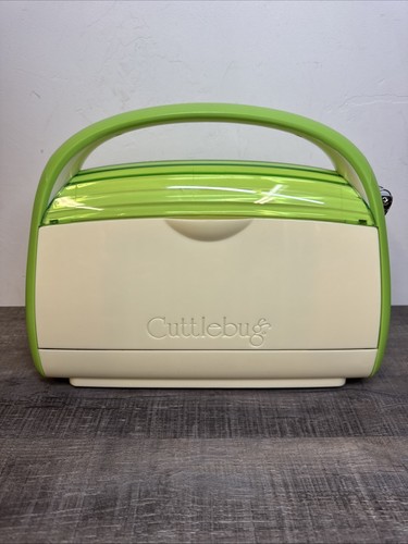 Cricut Cuttlebug Die Cutting Embossing Machine Manual Crank Crafter NICE - Picture 1 of 5