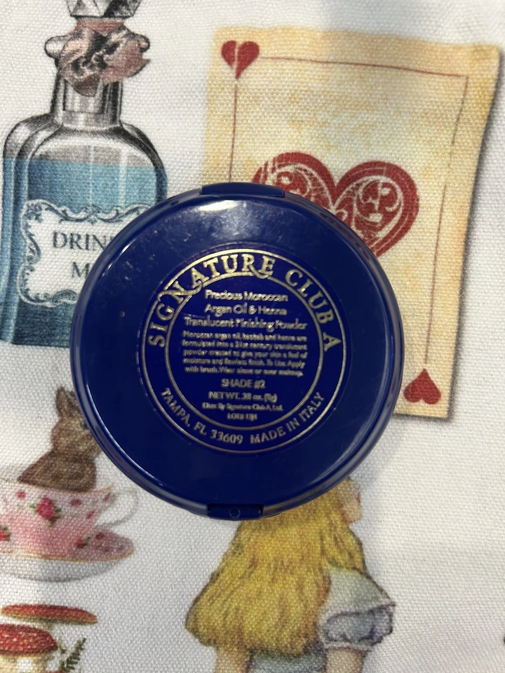 SIGNATURE CLUB A JET TECH WET TRANSLUCENT FINISHING POWDER SHADE 2 MEDIUM .28 OZ - Image 3 of 4