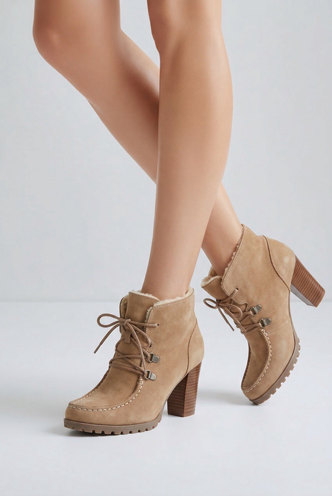 Audrey Brooke Roxy Suede Lace Up Boots Sherpa Fur Lined Block Heel SZ 8 1/2 M