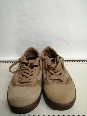 AVE Sneakers Model BRN VANS