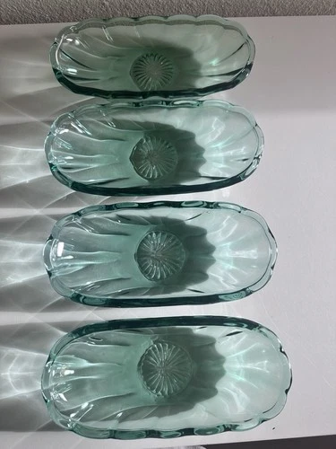 Vintage Anchor Hocking Teal Green Scalloped Glass Banana Split Boats Bowl