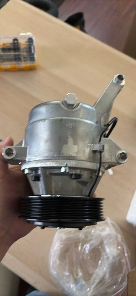 Toyota Yaris 2016 OEM AC Compressor w/A/C Clutch & Drier-BuyAutoParts 61-96977R4 - Image 2 of 4