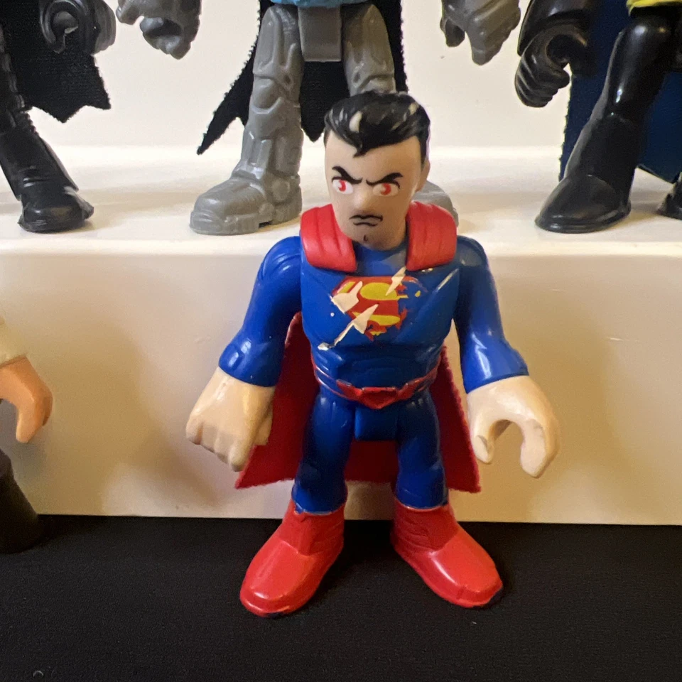 Fisher Price Imaginext Lote Mixto de 23 Figuras - DC, Batman, Superman y Más Foto 2 de 4