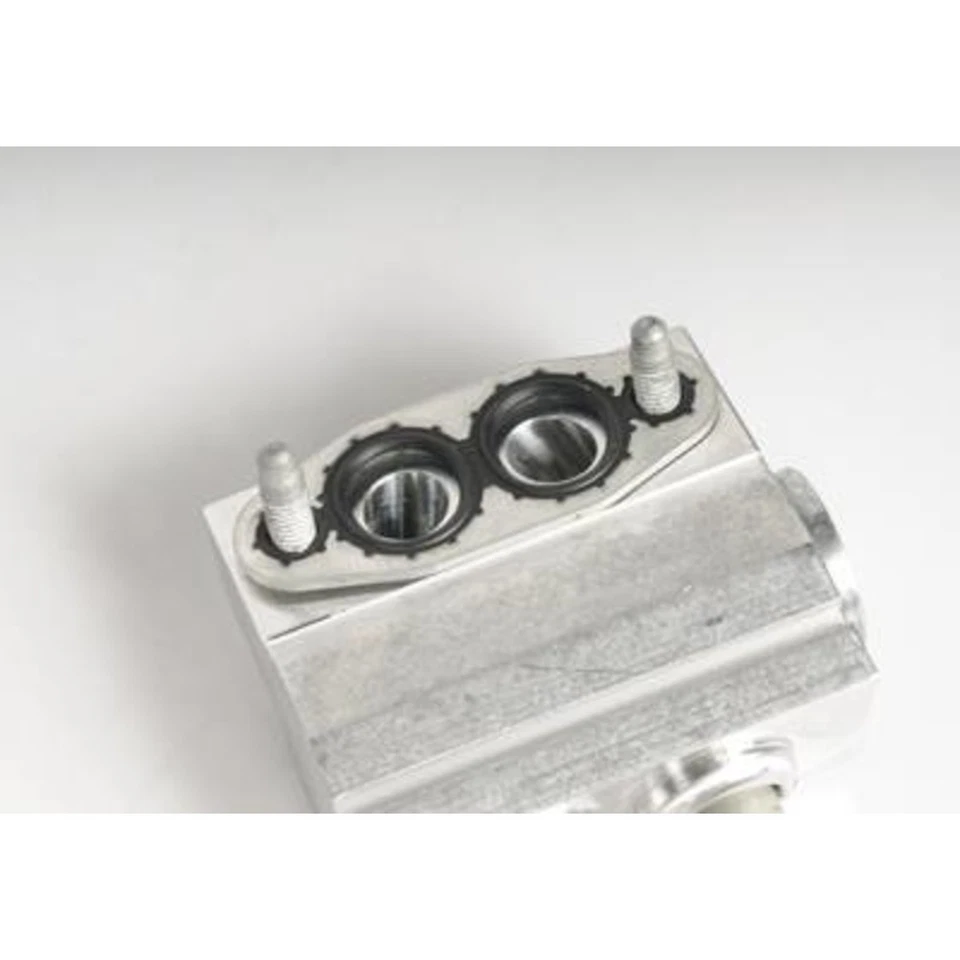 Línea de enfriador de aceite AC Delco 15848590 para Chevy cupé Chevrolet Corvette 2006-2013 Foto 4 de 4