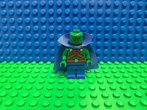 Lego Martian Manhunter Minifigure 76040 sh0158 DC Super Heroes CMF Lot Rare HTF