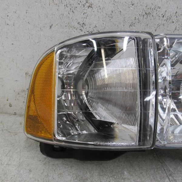 Farol de passageiros com modelo esportivo compatível com 99 00 01 02 DODGE Ram 2500 - Imagem 3 de 4