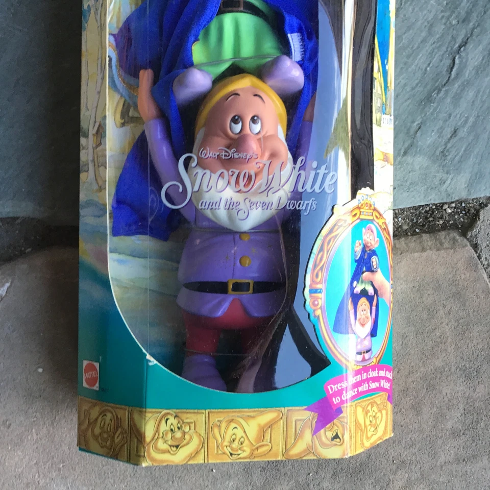 NIP Vintage Walt Disney Snow White And The Seven Dwarfs Dopey & Sneezy  - Image 2 of 4