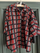 Beautiful Vintage Red/Black Print Wool Cape