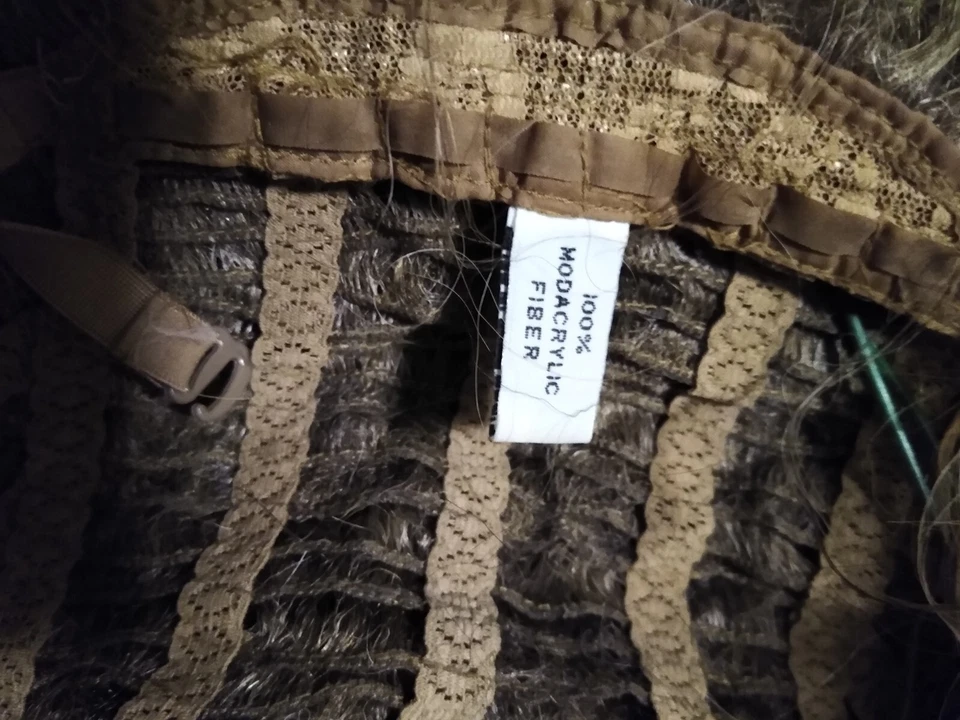 pelucas sintéticas sobre hombros y hombros  Foto 4 de 4