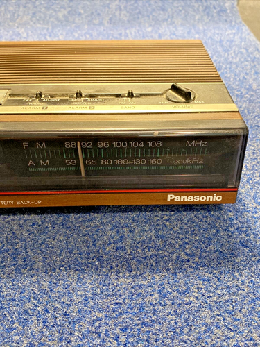Panasonic Model RC-8085 Accu-Set Dual Alarm Clock Radio - Picture 3 of 9