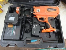 BENNER NAWMAN -BNT-58- AUTOMATIC REBAR TIER, with 2 batteries & charger in case
