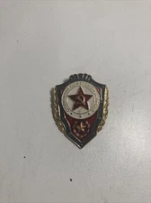 Badge  Pin USSR SOVIET -Great Soldier of the Soviet Army