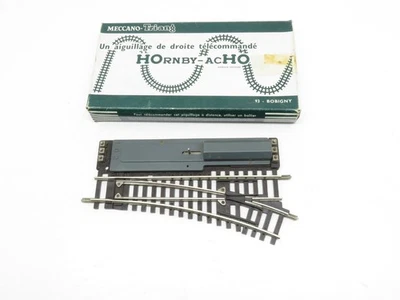 HORNBY AIGUILLAGE ELECTRIQUE A DROITE REF. 7800 - ECHELLE H0 1/87 - Photo 1/4