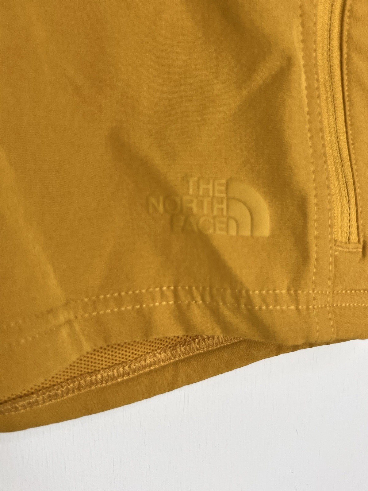 The North Face Shorts Men 38 Yellow Rolling Sun Flashdry Pockets Hiking NF0A3T2Q thumbnail 3