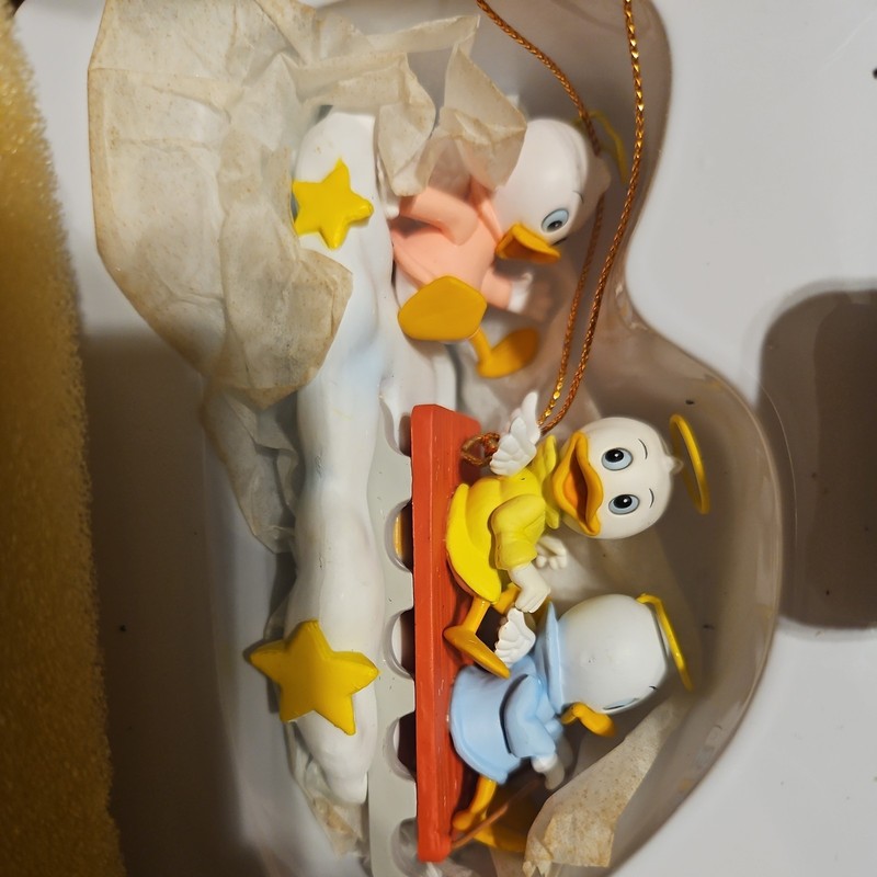 Vintage Disney Grolier HUEY,DEWEY, LOUIE Christmas Magic Holiday Ornament w/ Box