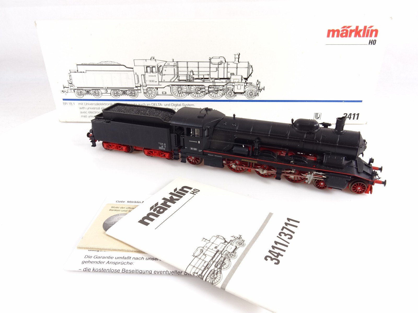 Märklin 3411 Dampflok Br 18 128 der DB in schwarz mit Originalverpackung
