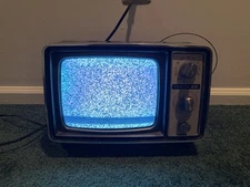 Zenith CRT (1981) AC/DC 9" Black & White Portable TV 120V Model N092Y - Working!