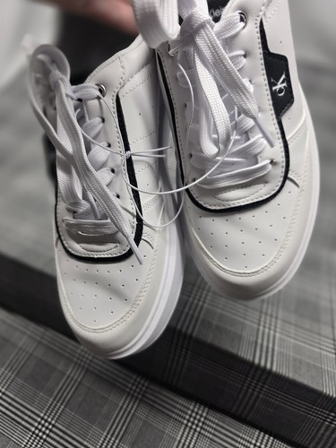 Women's Calvin Klien White/Black Sneakers Size 7 Brand New With Tags - Picture 5 of 5