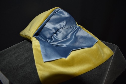 Authentic GUCCI Chartrouse Velvet & Steel Blue Silk padded case for valuables - Picture 6 of 8