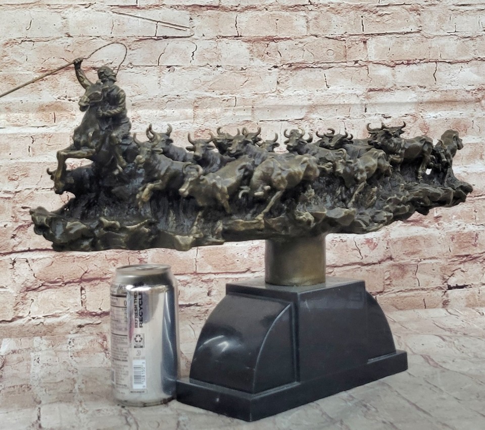 Très Grand Rare Old Ouest Cowboy Et 100 Bétail Bronze Masterpiece Œuvre