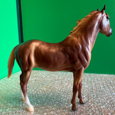 Breyer classic dark sorrel mare 'Duchess', with flaxen mane/tail BARGAIN retired