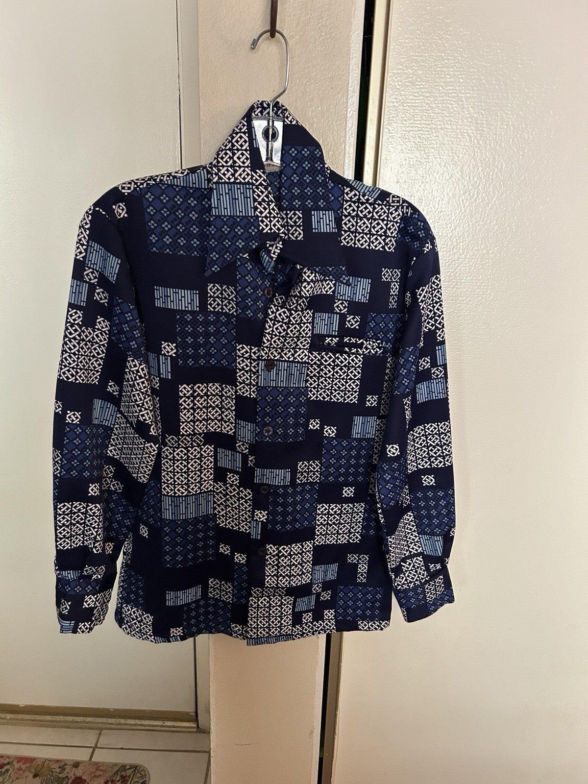 Men's Blue Polyester 70's Castle patchwork shirt - image 3