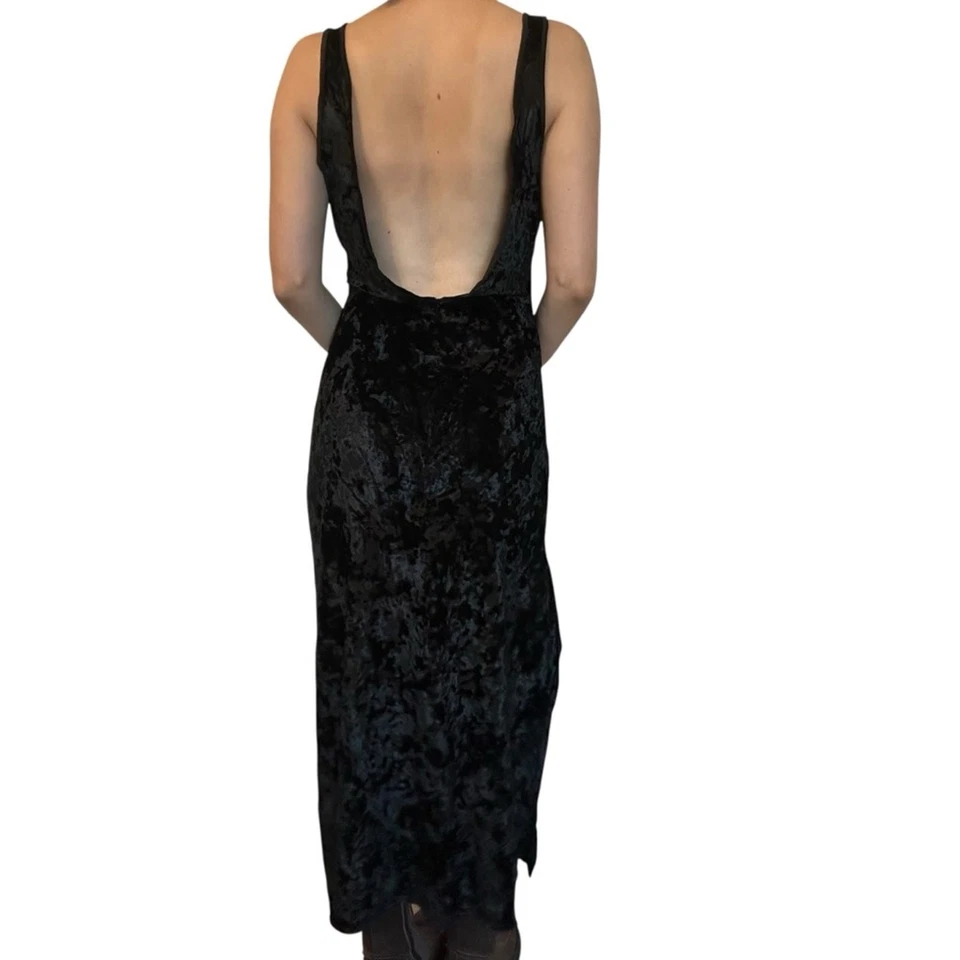 Винтажное черное платье-слип Victoria's Secret с золотой этикеткой бархатное готическое размер средний - Изображение 3 из 4