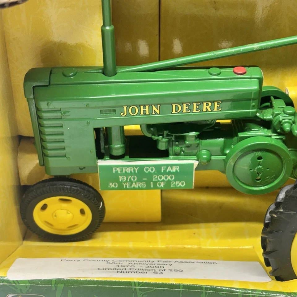 Rare Ertl 1939-1947 John Deere Model H Tractor Diecast 1/16 Perry County Fair - Image 2 of 4