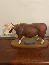 Beswick Hereford Bull Connoisseur Model On Wooden Plinth 