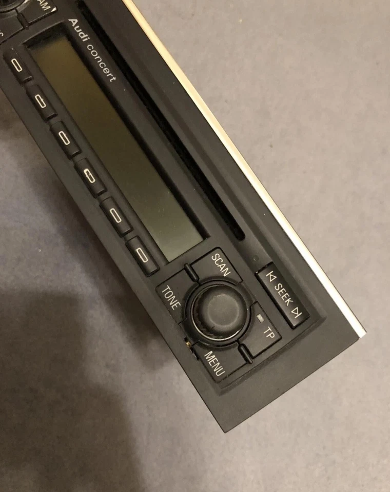 Original Audi A4 B6 B7 Autoradio Radio CD Radio "Audi Concert" 8E0035186L - Immagine 2 di 4