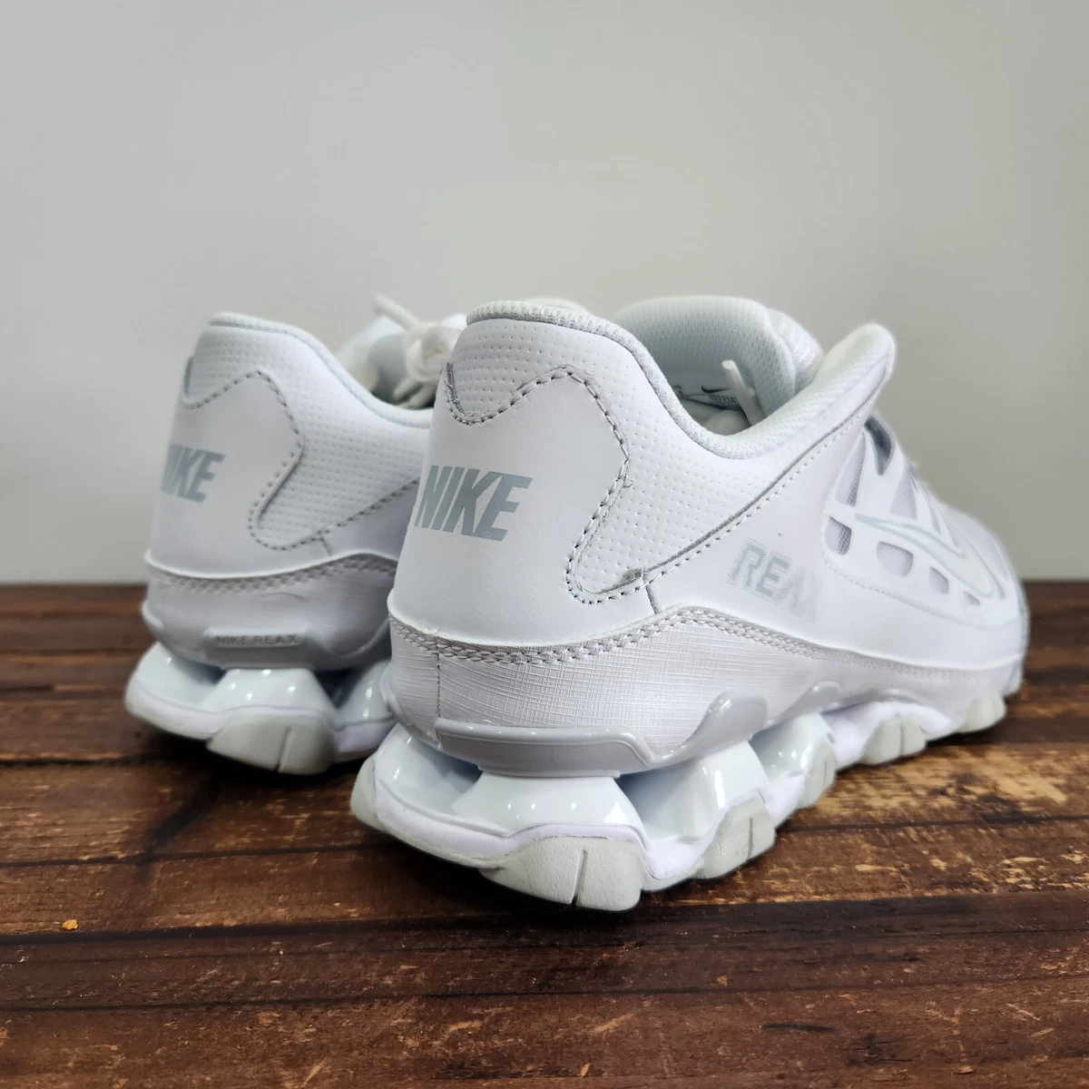 White clearance nike reax
