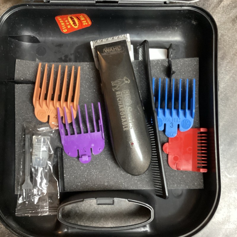 Wahl Pro Series Rechargeable Clipper Dog Grooming Tool (READ). NO CHARGING CORD