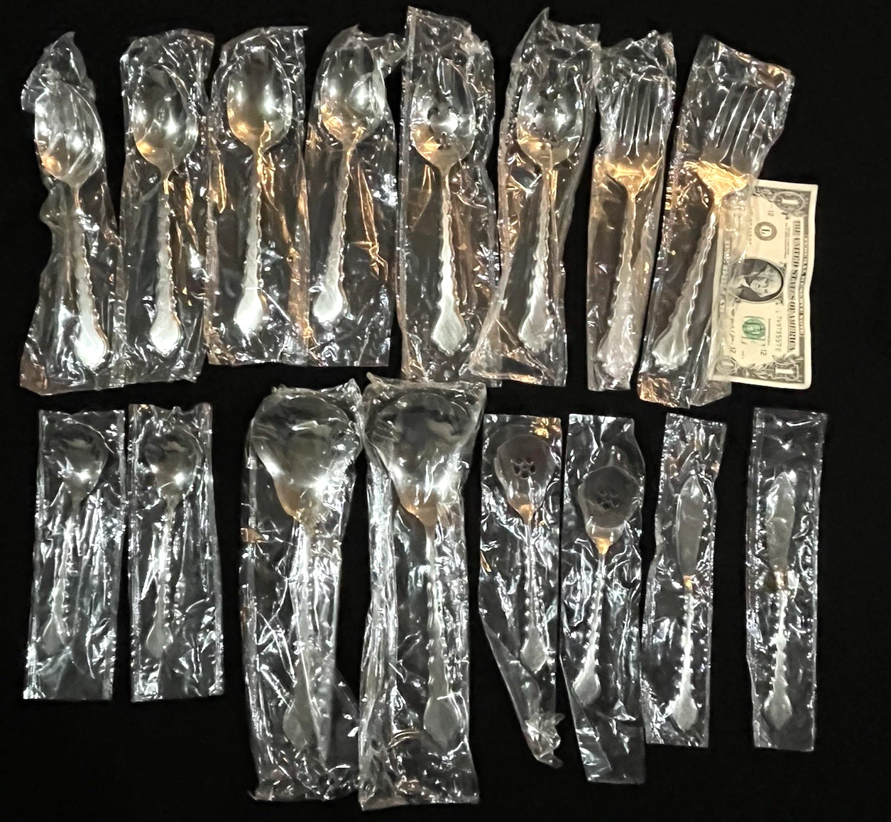 16 x ONEIDA Community Betty Crocker CELLO Stainless Steel Serving Flatware Lot
Opens in a new window