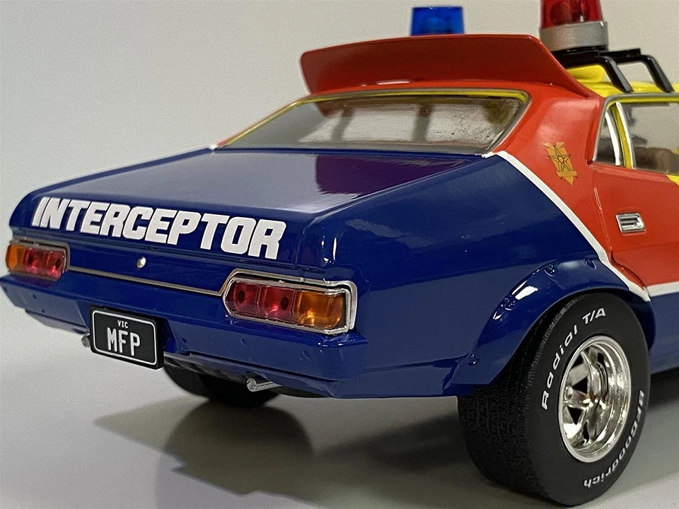 MAD MAX Auto 1974 FORD FALCON XB 4 First V8 Interceptor Modello 1/18 Originale - Immagine 4 di 4
