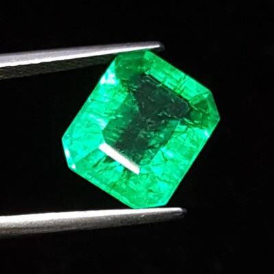 Paire D'émeraudes Naturelles Certifiées – 18-20 Carats – Colombie – Taille émeraude