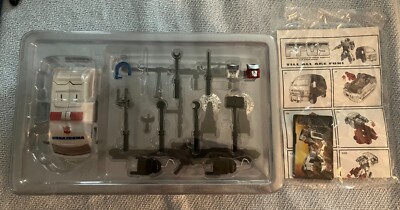 iGear Transformers PP05M Medical Specialist not Ratchet Masterpiece scale
