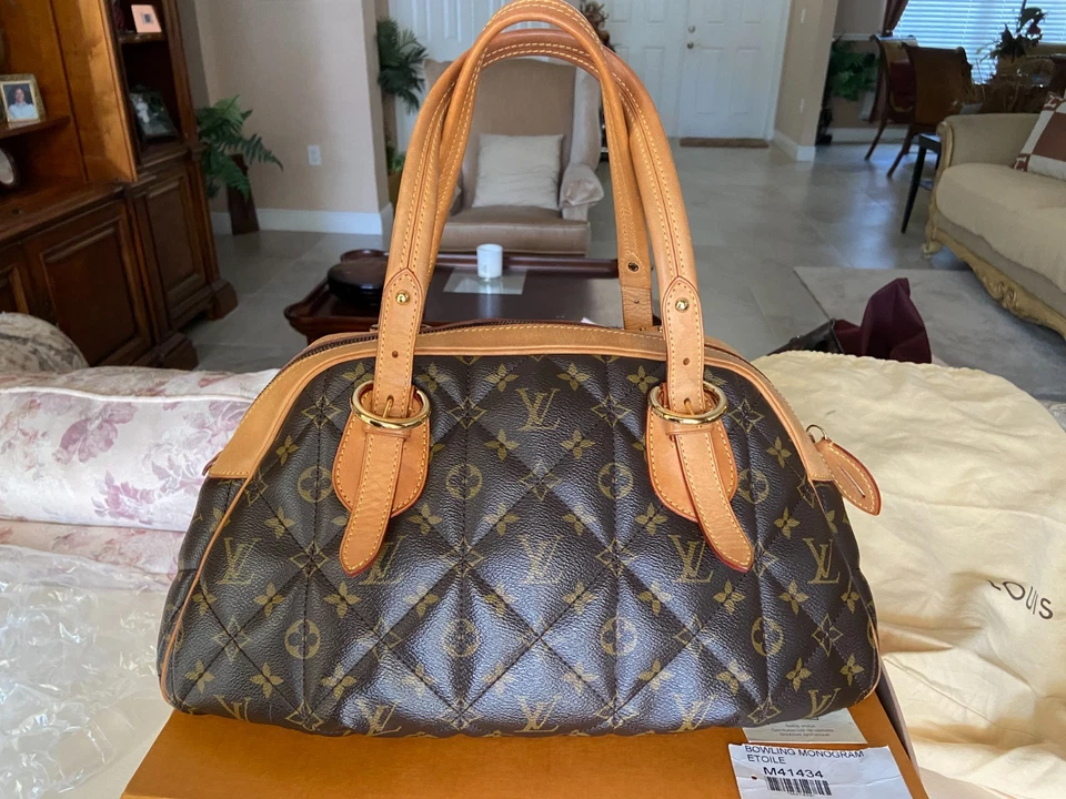 Bolso acolchado Louis Vuitton con monograma Etolie Bowling Foto 4 de 4