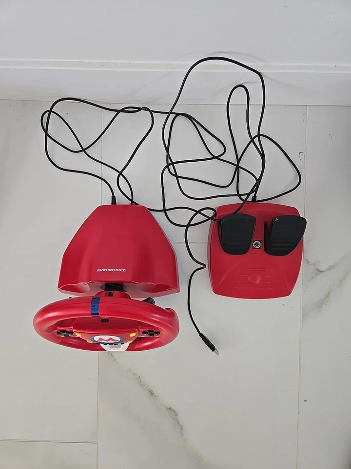 Volante y pedales Nintendo Switch Mario Kart - Usado 1 vez Foto 2 de 3