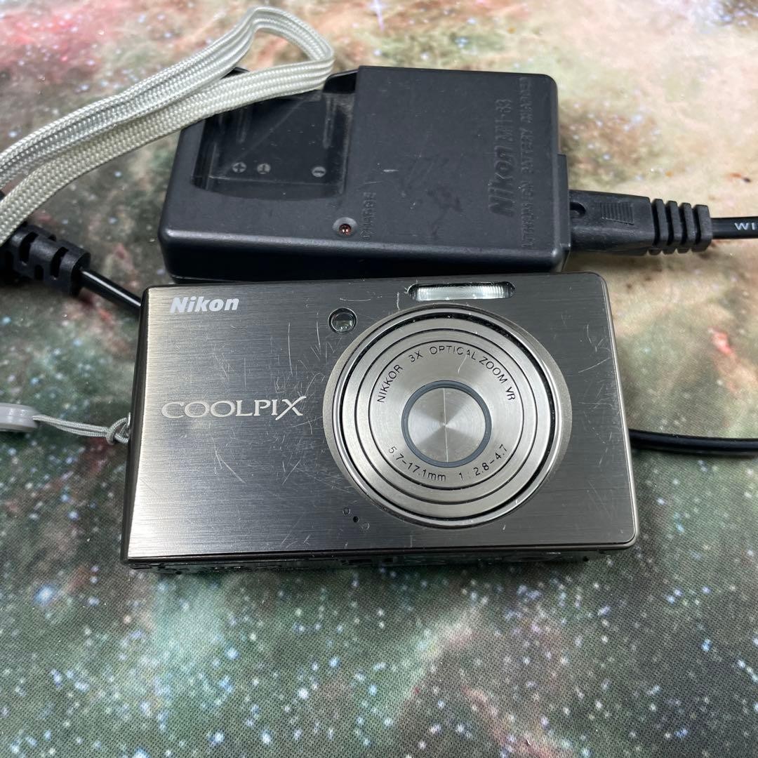 Nikon COOLPIX S500 本体A-6 Nikon COOLPIX S500 Compact Digital Camera with Battery Charger | eBay